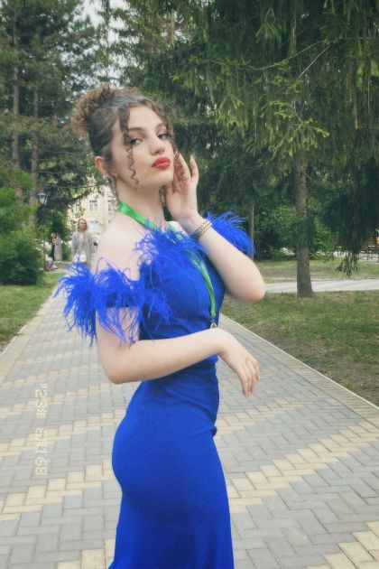 Роскошное вечернее платье