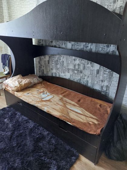 Продам двухярусную кровать