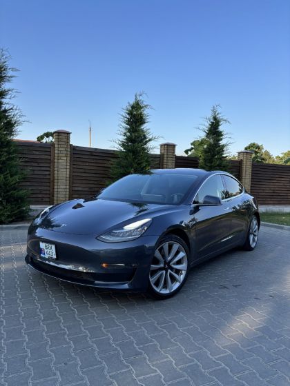 Tesla Model 3 Long Range RWD — редкая конфигурация 85kW
