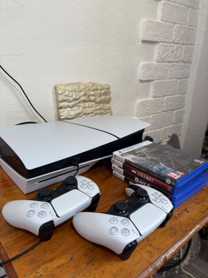 Продам новый PlayStation 5