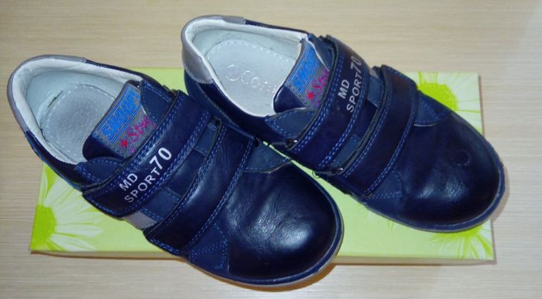 продам школьную обувь