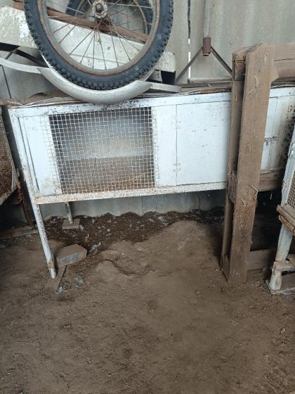 Продаются заячьи клетки.