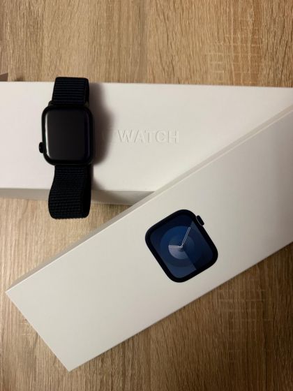 Часы Apple Watch 9