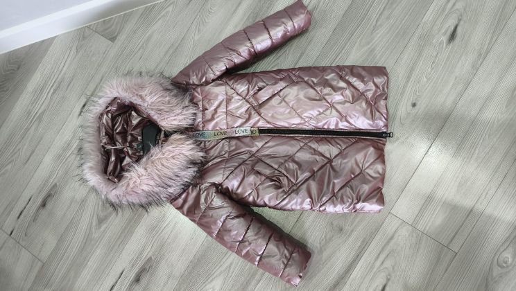 Продам пуховик, куртку на девочку! 5-6 лет