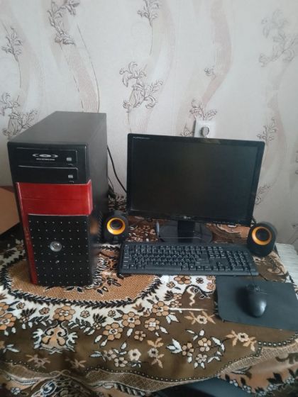 Настольный компьютер,рабочий