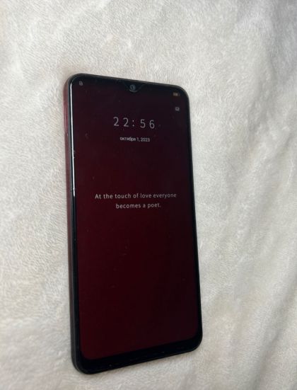 Продам бу смартфон Vivo Y12 красного цвета!