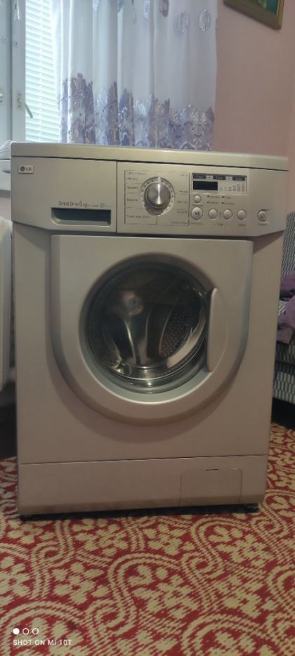Стиральная машинка: LG Direct Drive 5 KG