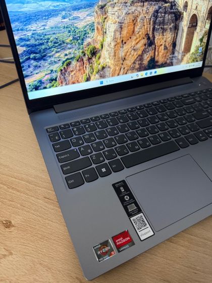 Ноутбук Lenovo IdeaPad Slim 3