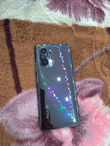 Продам Poco f3 (8/256)