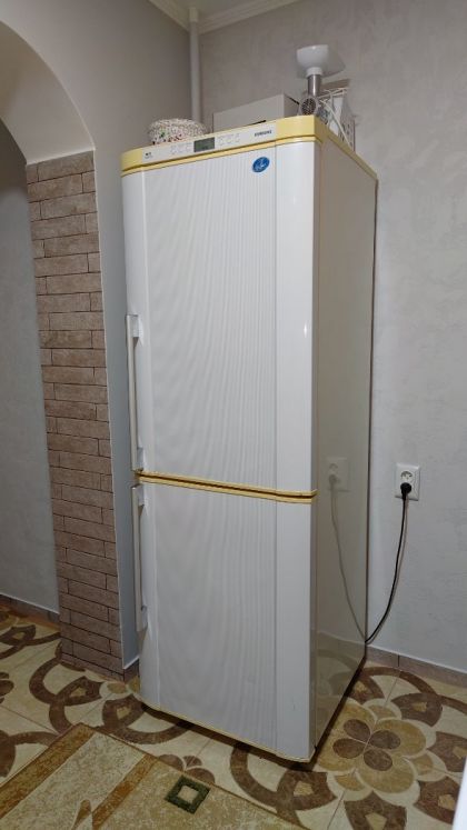 Холодильник Samsung