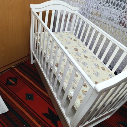 Продаётся детская кроватка Veres