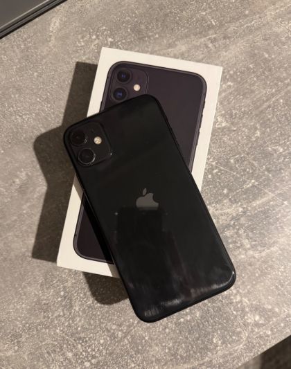 Продам iPhone 11