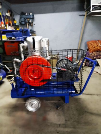 Продам Компрессор