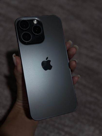 Продам IPhone 15 Pro Max