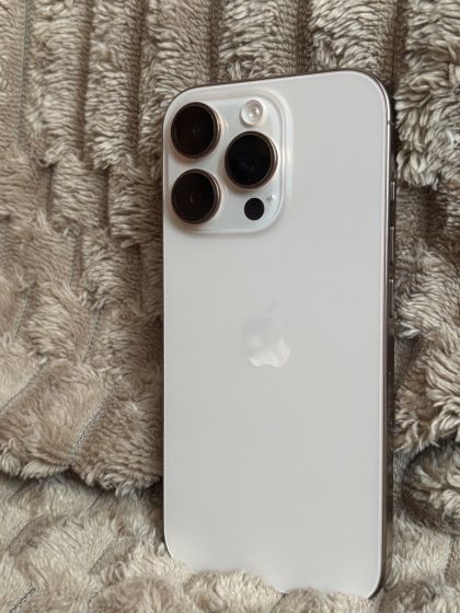 Продаю iPhone 16 pro
