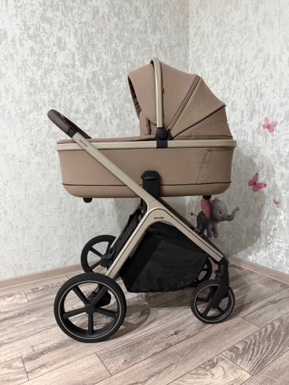 Коляска Carrello Vector