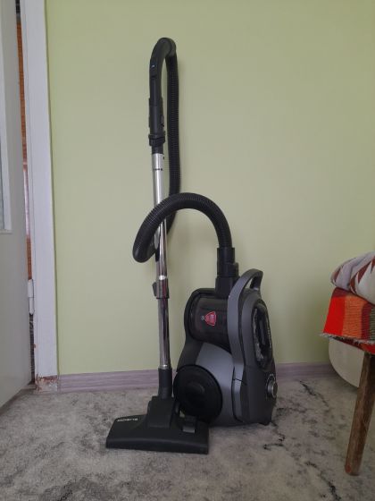 Продам новый пылесос Polaris PVC 2211 Graphite