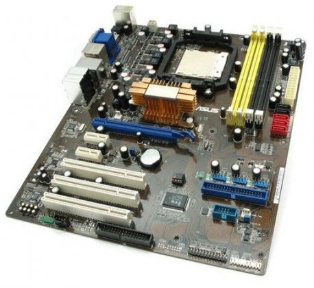 Продам комплект на  AMD