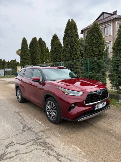 Toyota Highlander (Максимальная комплектация)