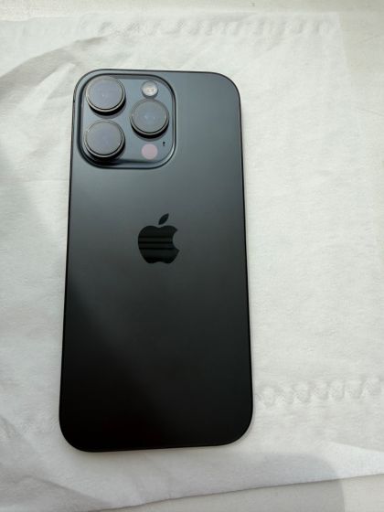 Продаю Apple iPhone 16 Pro 256 ГБ.